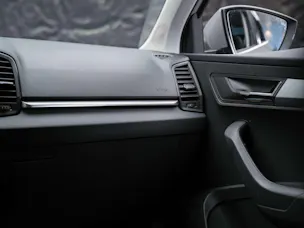 SKODA Karoq 1.5 TSI Selection DSG *Sitzheizung*Lenkradheizung*Rückfahrkamera*