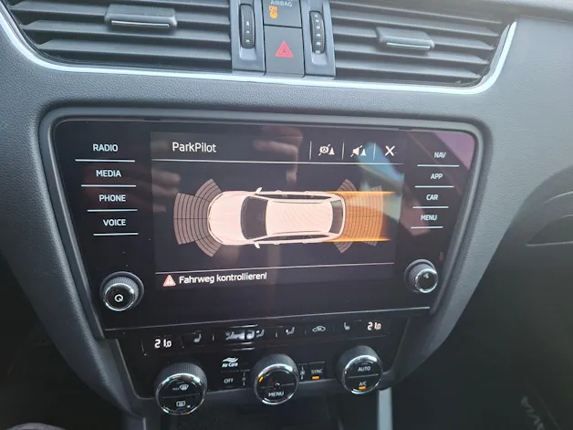 SKODA Octavia Combi 2.0 TDI Style 4x4 *Anhängerkupplung+8-fach bereift+frisch ab MFK*