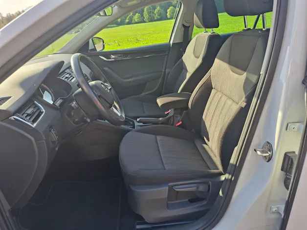 SKODA Octavia Combi 2.0 TDI Style 4x4 *Anhängerkupplung+8-fach bereift+frisch ab MFK*