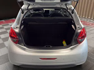 PEUGEOT 208 1.2 PureTech Allure EAT6