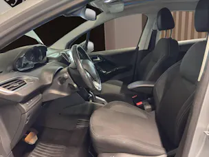 PEUGEOT 208 1.2 PureTech Allure EAT6