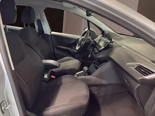 PEUGEOT 208 1.2 PureTech Allure EAT6