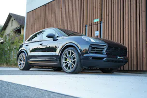 PORSCHE CAYENNE COUPÉ E-HYBRID PLATINUM EDITION l 462 PS