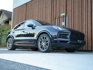 PORSCHE CAYENNE COUPÉ E-HYBRID PLATINUM EDITION l 462 PS