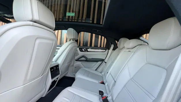 PORSCHE CAYENNE COUPÉ E-HYBRID PLATINUM EDITION l 462 PS