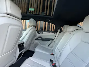 PORSCHE CAYENNE COUPÉ E-HYBRID PLATINUM EDITION l 462 PS