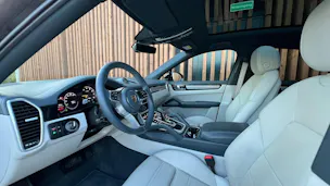 PORSCHE CAYENNE COUPÉ E-HYBRID PLATINUM EDITION l 462 PS