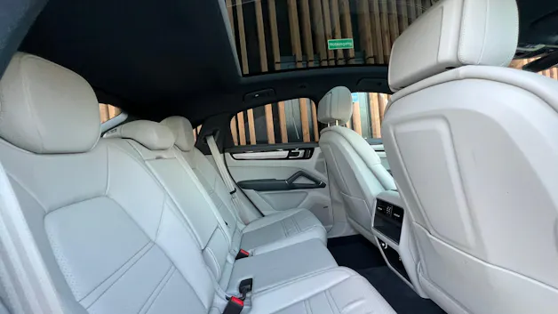 PORSCHE CAYENNE COUPÉ E-HYBRID PLATINUM EDITION l 462 PS