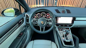 PORSCHE CAYENNE COUPÉ E-HYBRID PLATINUM EDITION l 462 PS