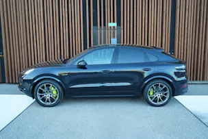 PORSCHE CAYENNE COUPÉ E-HYBRID PLATINUM EDITION l 462 PS