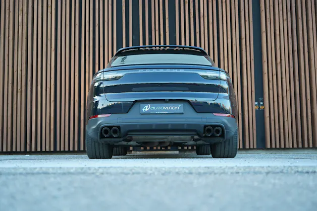 PORSCHE CAYENNE COUPÉ E-HYBRID PLATINUM EDITION l 462 PS