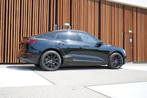 AUDI Q8 SPORTBACK 55 E-TRON BLACK EDITION QUATTRO l 408 PS