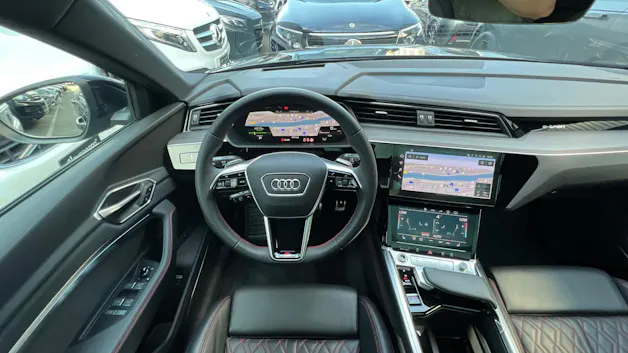 AUDI Q8 SPORTBACK 55 E-TRON BLACK EDITION QUATTRO l 408 PS