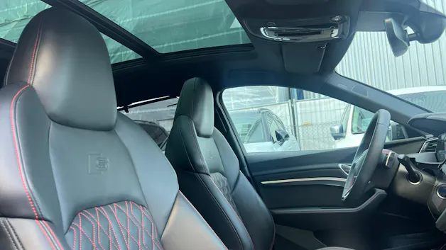 AUDI Q8 SPORTBACK 55 E-TRON BLACK EDITION QUATTRO l 408 PS