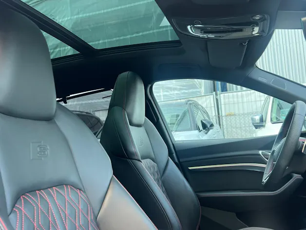 AUDI Q8 SPORTBACK 55 E-TRON BLACK EDITION QUATTRO l 408 PS