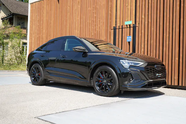 AUDI Q8 SPORTBACK 55 E-TRON BLACK EDITION QUATTRO l 408 PS