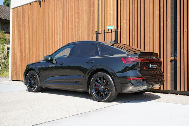 AUDI Q8 SPORTBACK 55 E-TRON BLACK EDITION QUATTRO l 408 PS