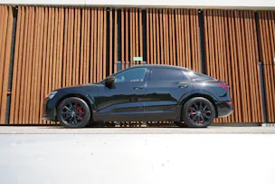 AUDI Q8 SPORTBACK 55 E-TRON BLACK EDITION QUATTRO l 408 PS