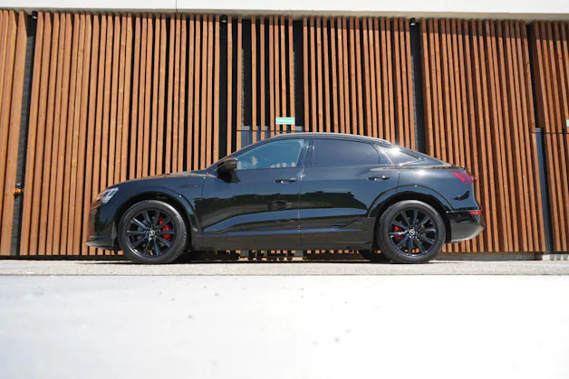 AUDI Q8 SPORTBACK 55 E-TRON BLACK EDITION QUATTRO l 408 PS