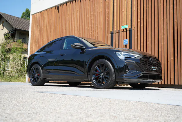 AUDI Q8 SPORTBACK 55 E-TRON BLACK EDITION QUATTRO l 408 PS
