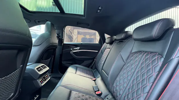 AUDI Q8 SPORTBACK 55 E-TRON BLACK EDITION QUATTRO l 408 PS