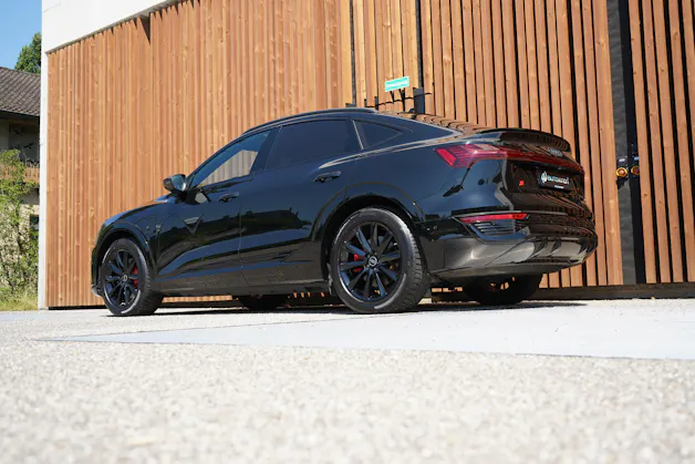 AUDI Q8 SPORTBACK 55 E-TRON BLACK EDITION QUATTRO l 408 PS