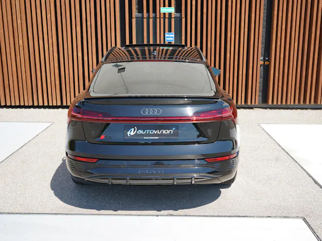 AUDI Q8 SPORTBACK 55 E-TRON BLACK EDITION QUATTRO l 408 PS