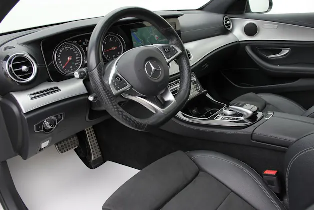 MERCEDES-BENZ E 220 d Swiss Star AMG Line 4Matic 9G-Tronic