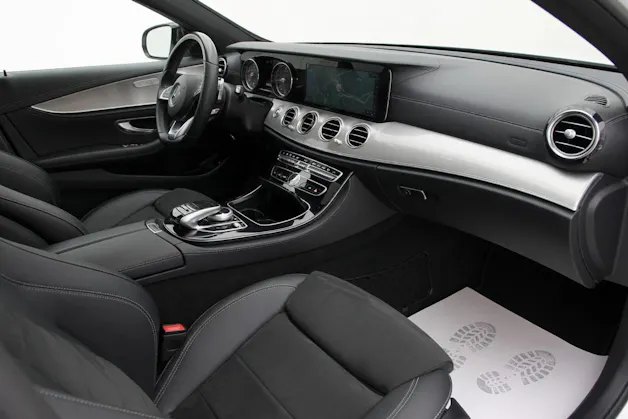 MERCEDES-BENZ E 220 d Swiss Star AMG Line 4Matic 9G-Tronic