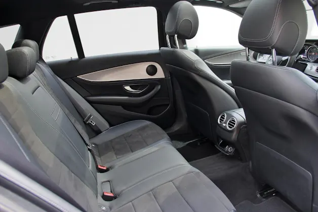 MERCEDES-BENZ E 220 d Swiss Star AMG Line 4Matic 9G-Tronic