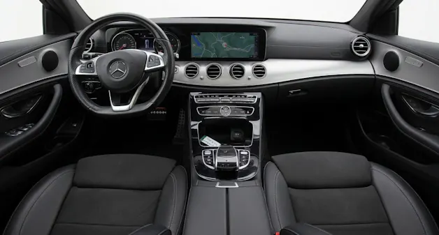 MERCEDES-BENZ E 220 d Swiss Star AMG Line 4Matic 9G-Tronic