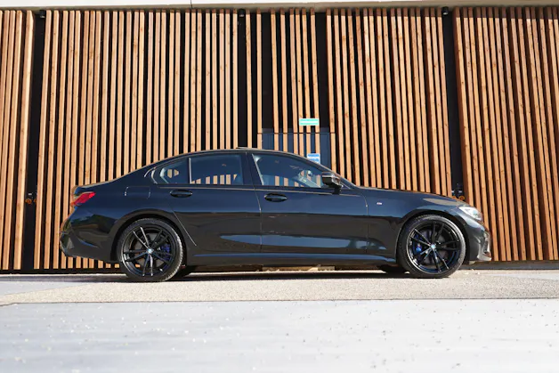 BMW M340d xDRIVE 48V STEPTRONIC M SPORT BLACK l 340 PS