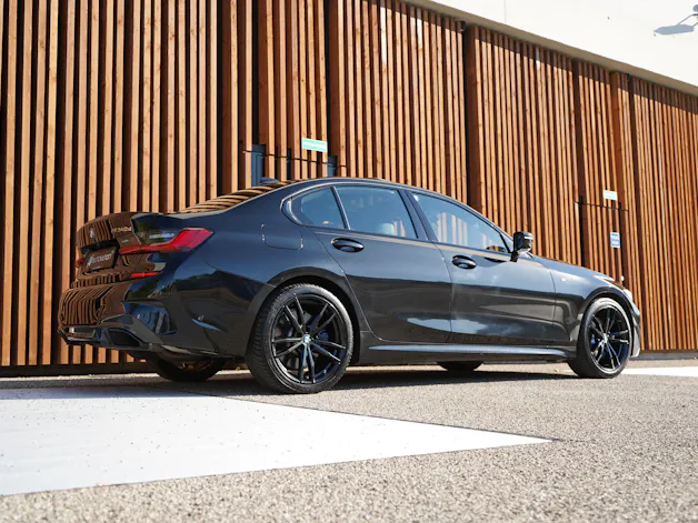 BMW M340d xDRIVE 48V STEPTRONIC M SPORT BLACK l 340 PS