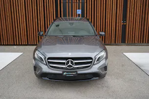 MERCEDES-BENZ GLA 200 NIGHT STAR 7G-DCT l 156 PS