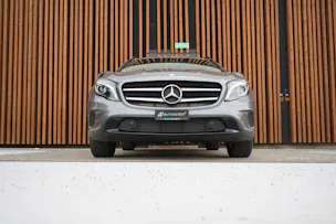 MERCEDES-BENZ GLA 200 NIGHT STAR 7G-DCT l 156 PS