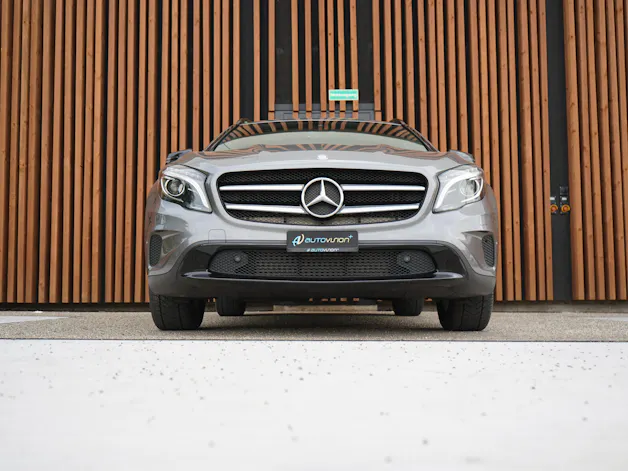 MERCEDES-BENZ GLA 200 NIGHT STAR 7G-DCT l 156 PS
