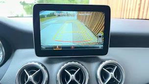 MERCEDES-BENZ GLA 200 NIGHT STAR 7G-DCT l 156 PS