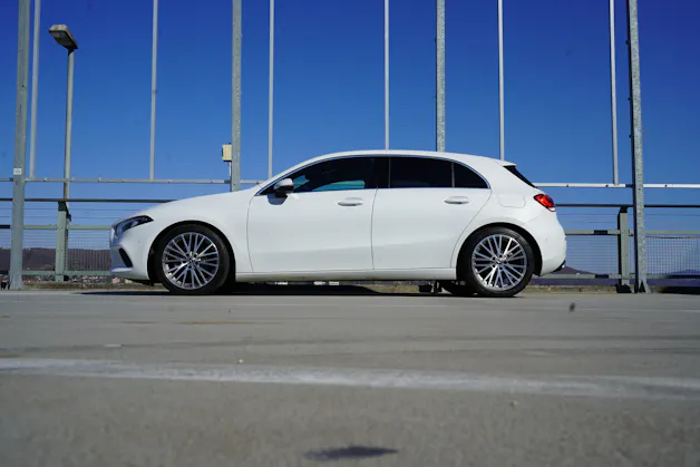 MERCEDES-BENZ A 180 PROGRESSIVE 7G-DCT l 136 PS