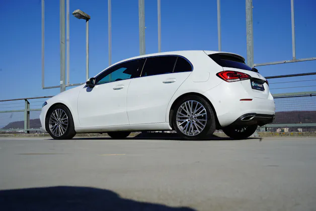 MERCEDES-BENZ A 180 PROGRESSIVE 7G-DCT l 136 PS