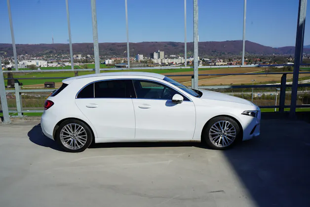 MERCEDES-BENZ A 180 PROGRESSIVE 7G-DCT l 136 PS