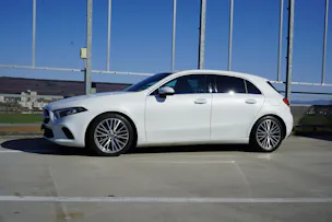 MERCEDES-BENZ A 180 PROGRESSIVE 7G-DCT l 136 PS