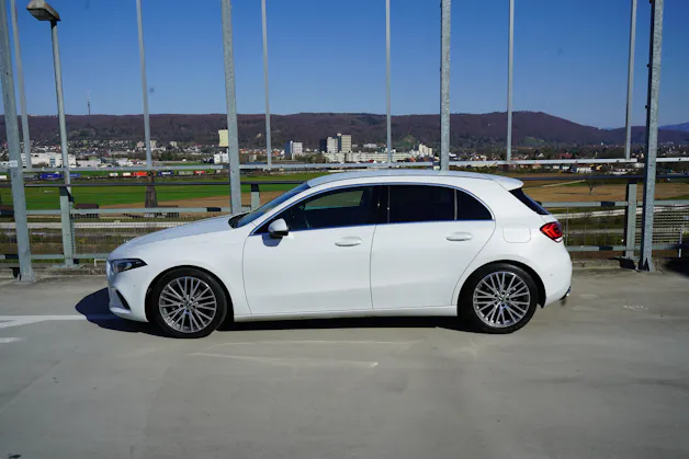 MERCEDES-BENZ A 180 PROGRESSIVE 7G-DCT l 136 PS