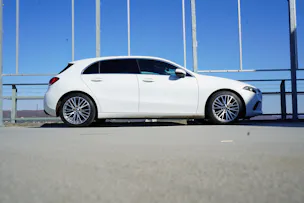 MERCEDES-BENZ A 180 PROGRESSIVE 7G-DCT l 136 PS