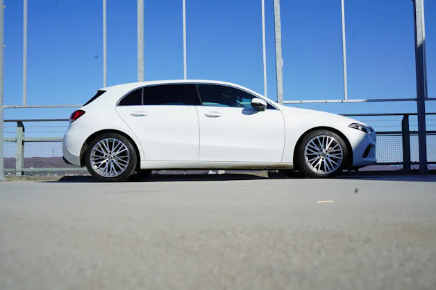 MERCEDES-BENZ A 180 PROGRESSIVE 7G-DCT l 136 PS