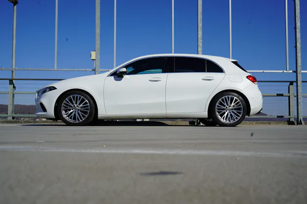 MERCEDES-BENZ A 180 PROGRESSIVE 7G-DCT l 136 PS