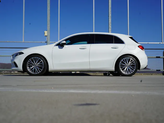 MERCEDES-BENZ A 180 PROGRESSIVE 7G-DCT l 136 PS
