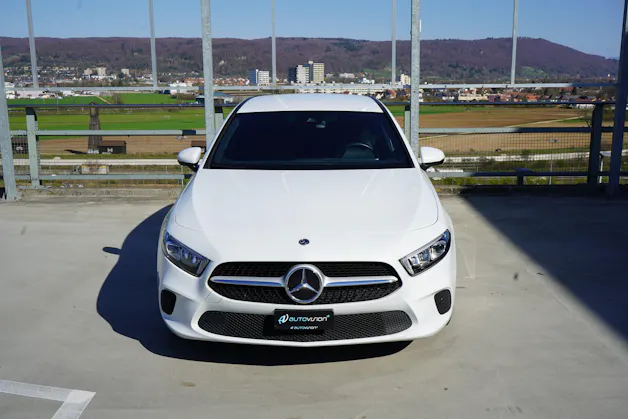 MERCEDES-BENZ A 180 PROGRESSIVE 7G-DCT l 136 PS
