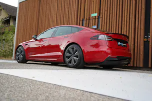 Tesla MODEL S 100 kWh PLAID BLACK l 1268 PS