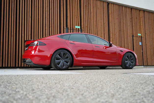 Tesla MODEL S 100 kWh PLAID BLACK l 1268 PS