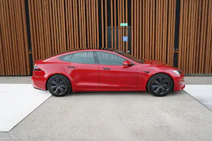 Tesla MODEL S 100 kWh PLAID BLACK l 1268 PS